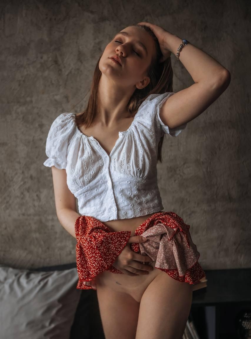 Аленочка привлекальеная девушка из Никольского цена от 8000 руб